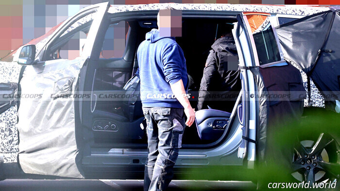 New Genesis GV90 Unveils Its Large Coach Doors Inspired by Rolls-Royce | Carscoops